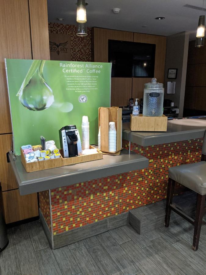 Holiday Inn Charlotte University By Ihg Bagian luar foto