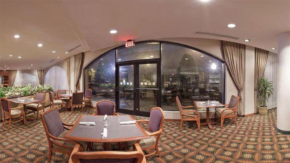 Holiday Inn Charlotte University, An Ihg Hotel Bagian luar foto