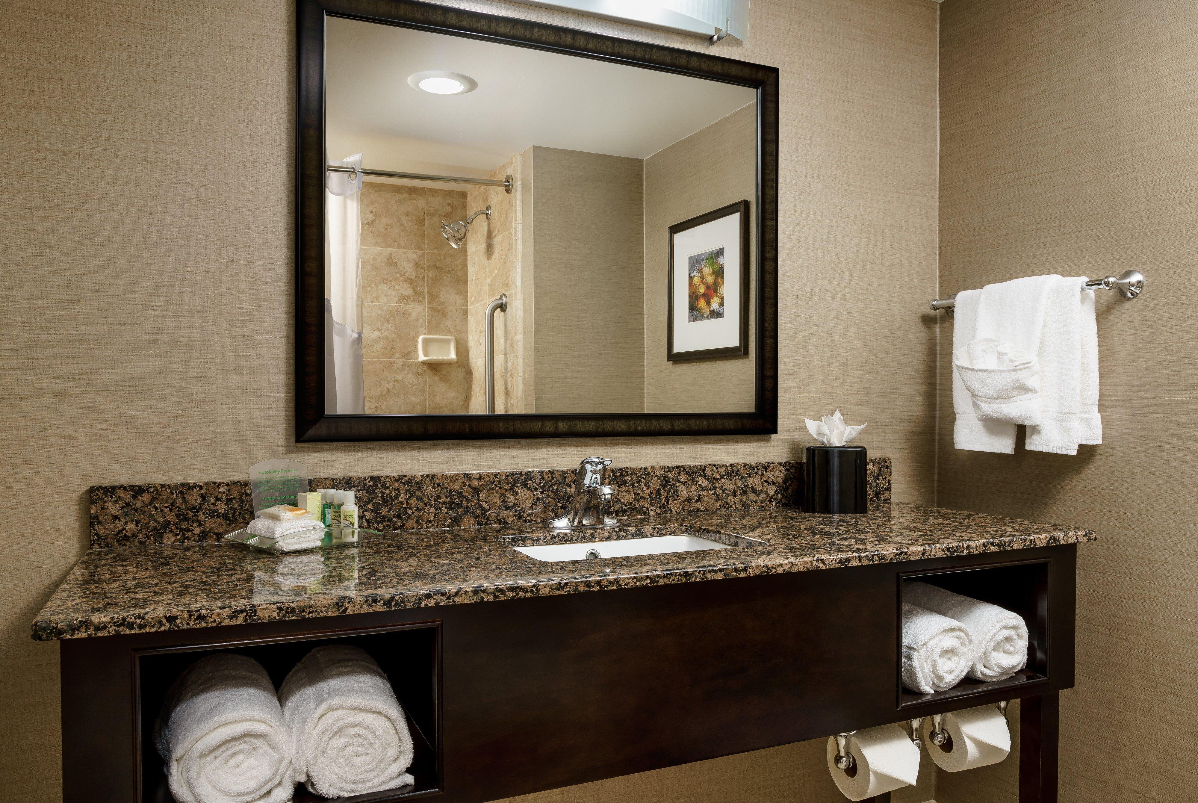 Holiday Inn Charlotte University By Ihg Bagian luar foto