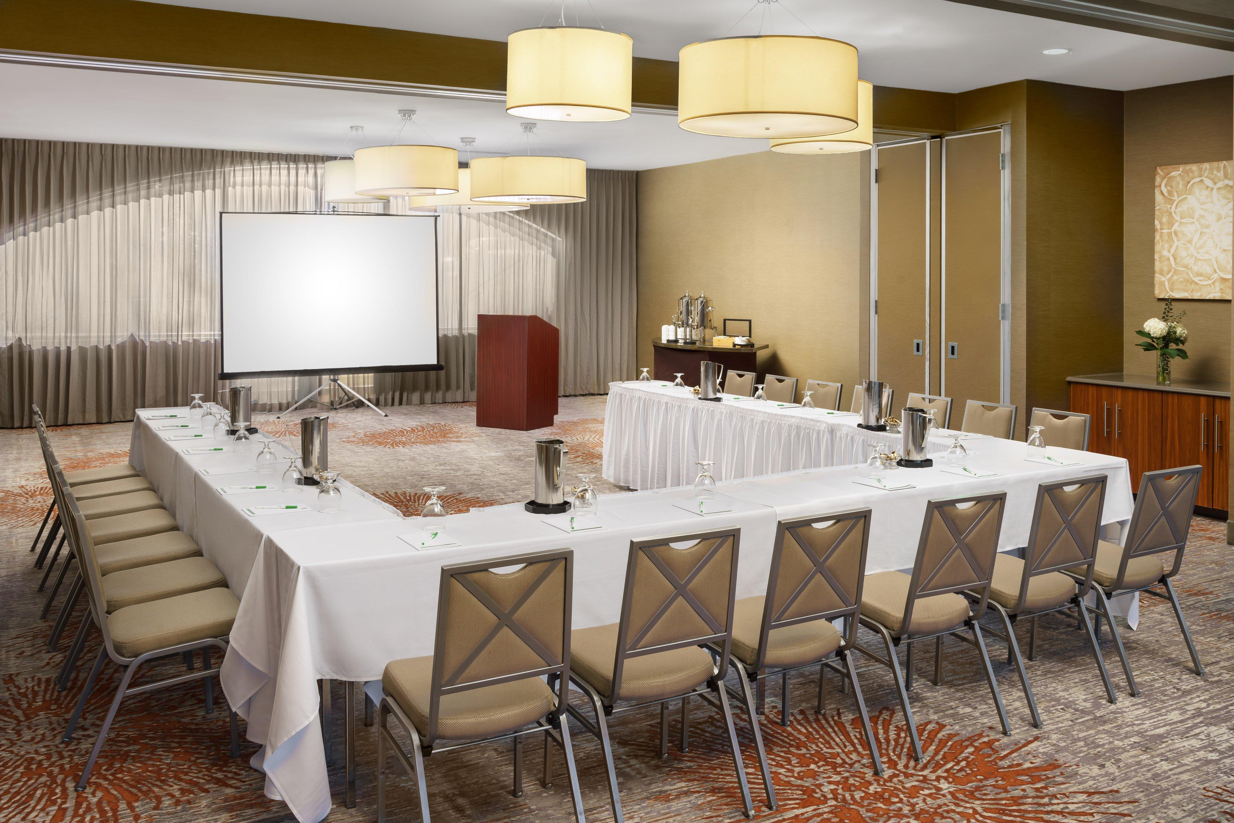 Holiday Inn Charlotte University By Ihg Bagian luar foto
