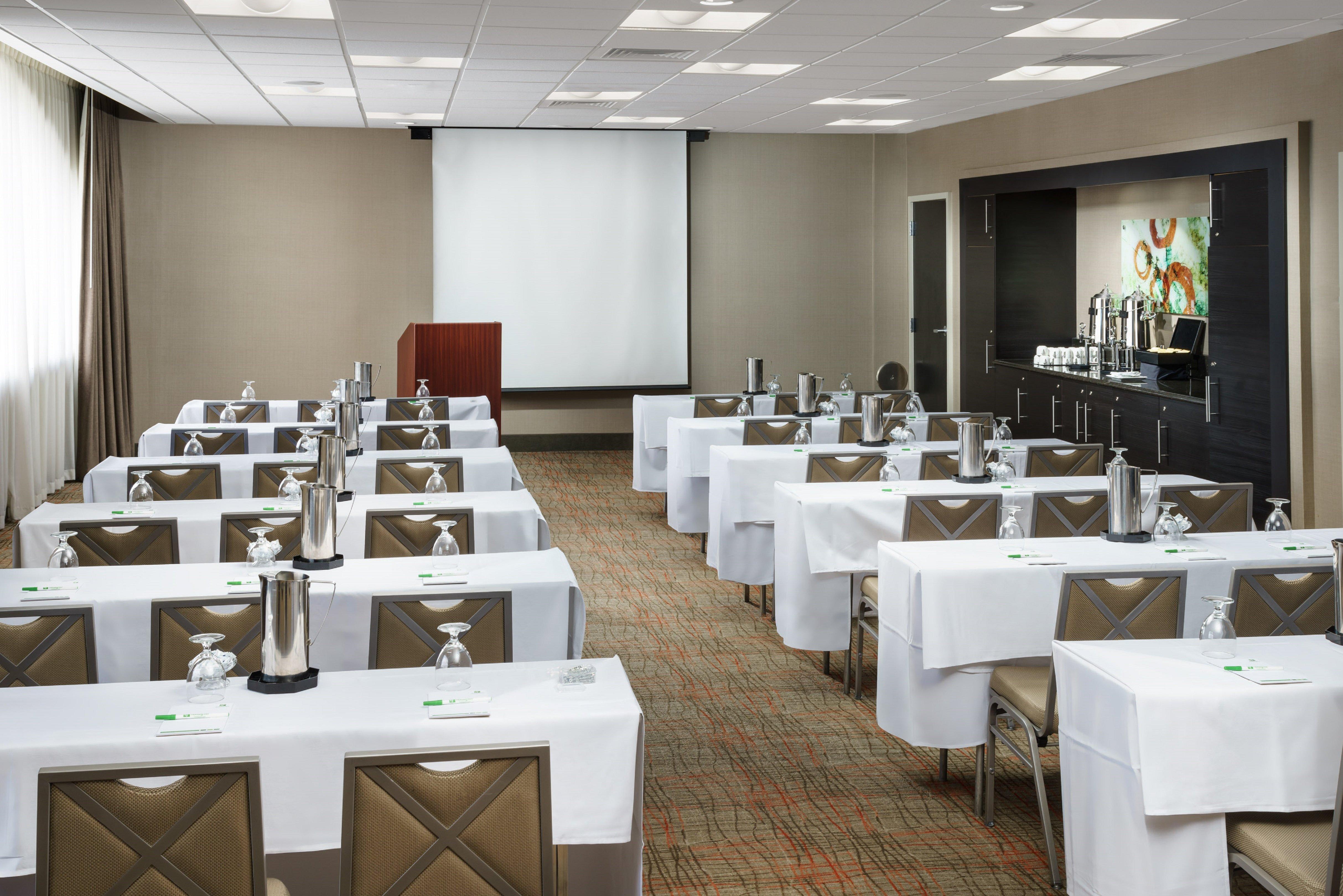 Holiday Inn Charlotte University By Ihg Bagian luar foto