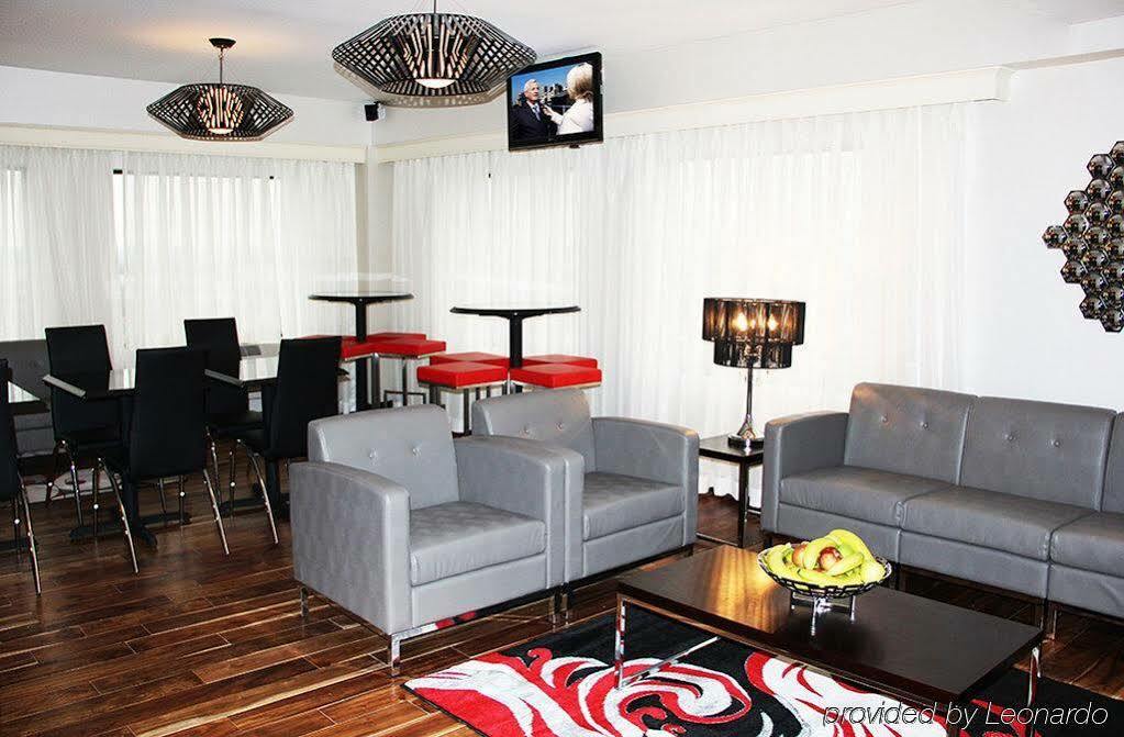 Holiday Inn Charlotte University By Ihg Bagian luar foto