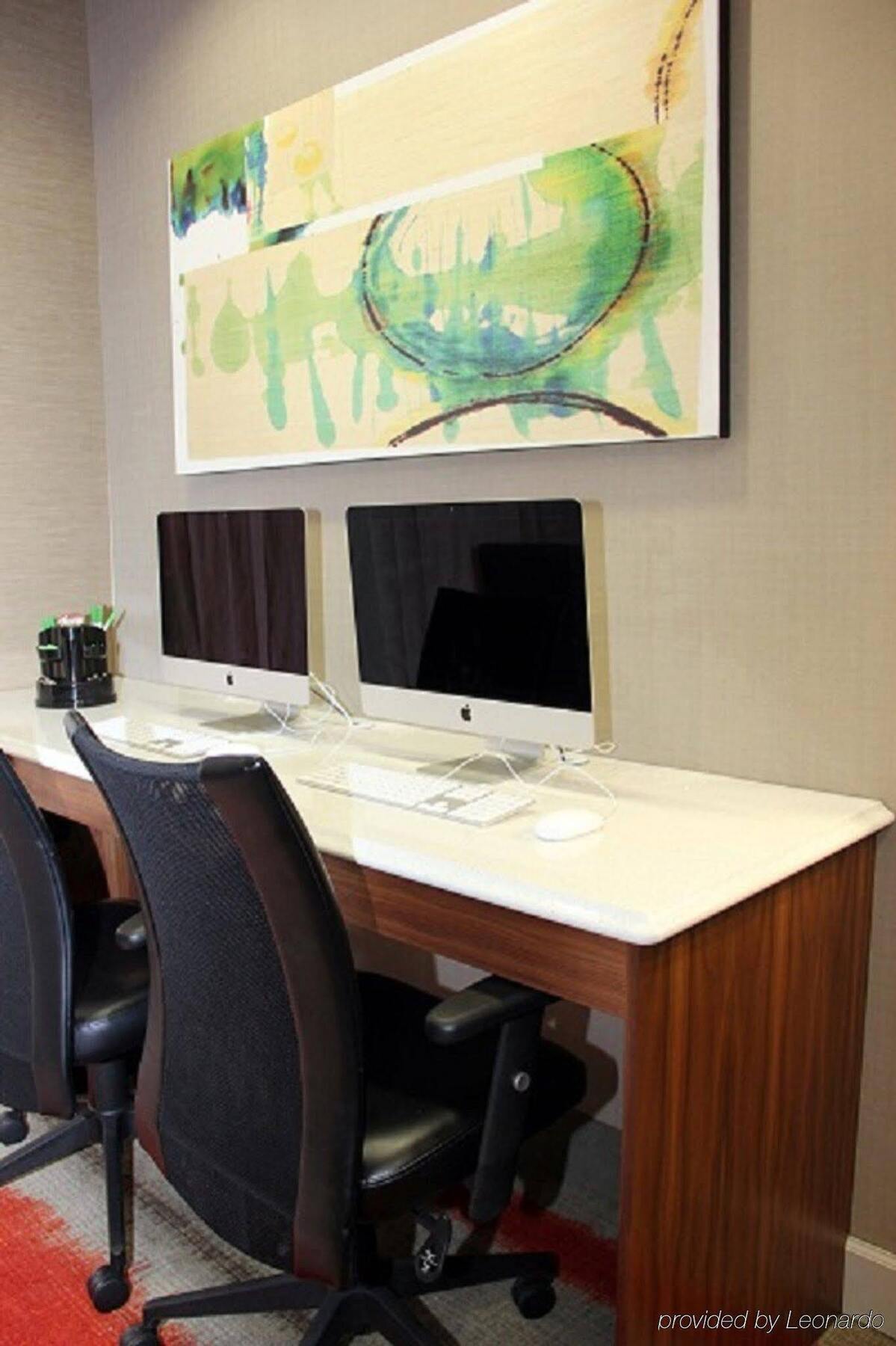 Holiday Inn Charlotte University By Ihg Bagian luar foto